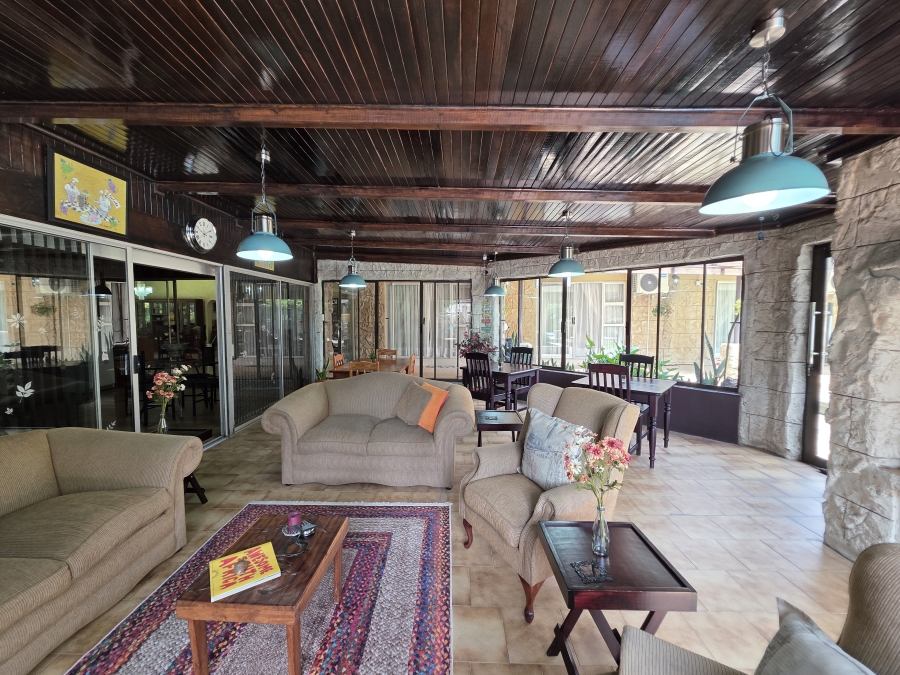 7 Bedroom Property for Sale in Jim Fouchepark Free State